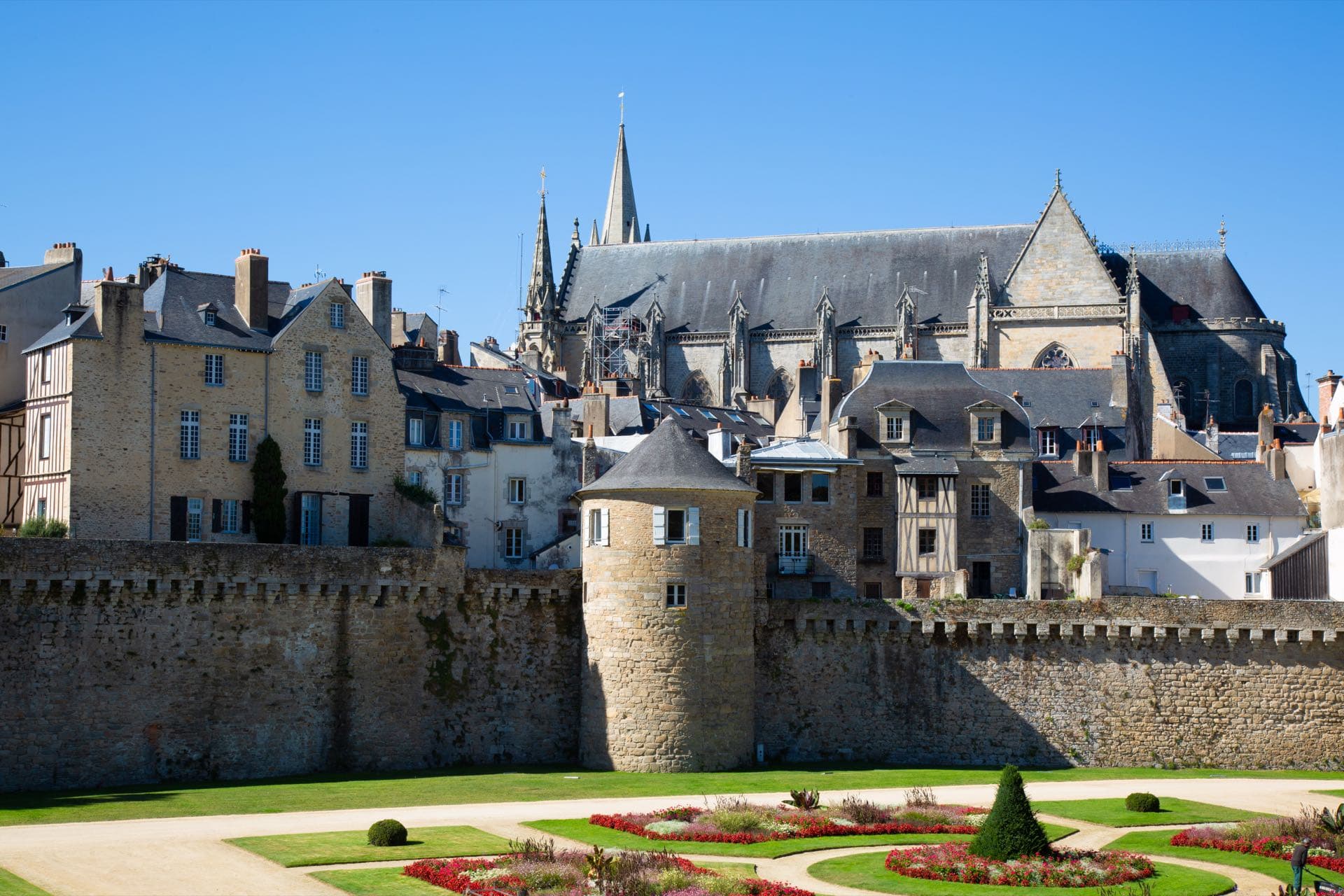 Les remparts de Vannes vus depuis le Petit Train